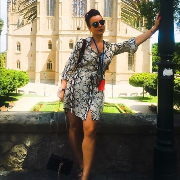 Missguided Stylish Dress - Picture 4 of 4